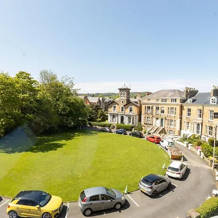 Oliver's View Stunning And Location Free Parking- Yorkshire Coast Lets. * Scarborough